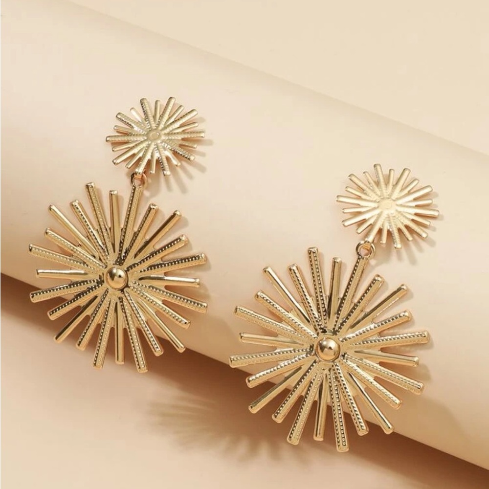 Metallic drop earrings